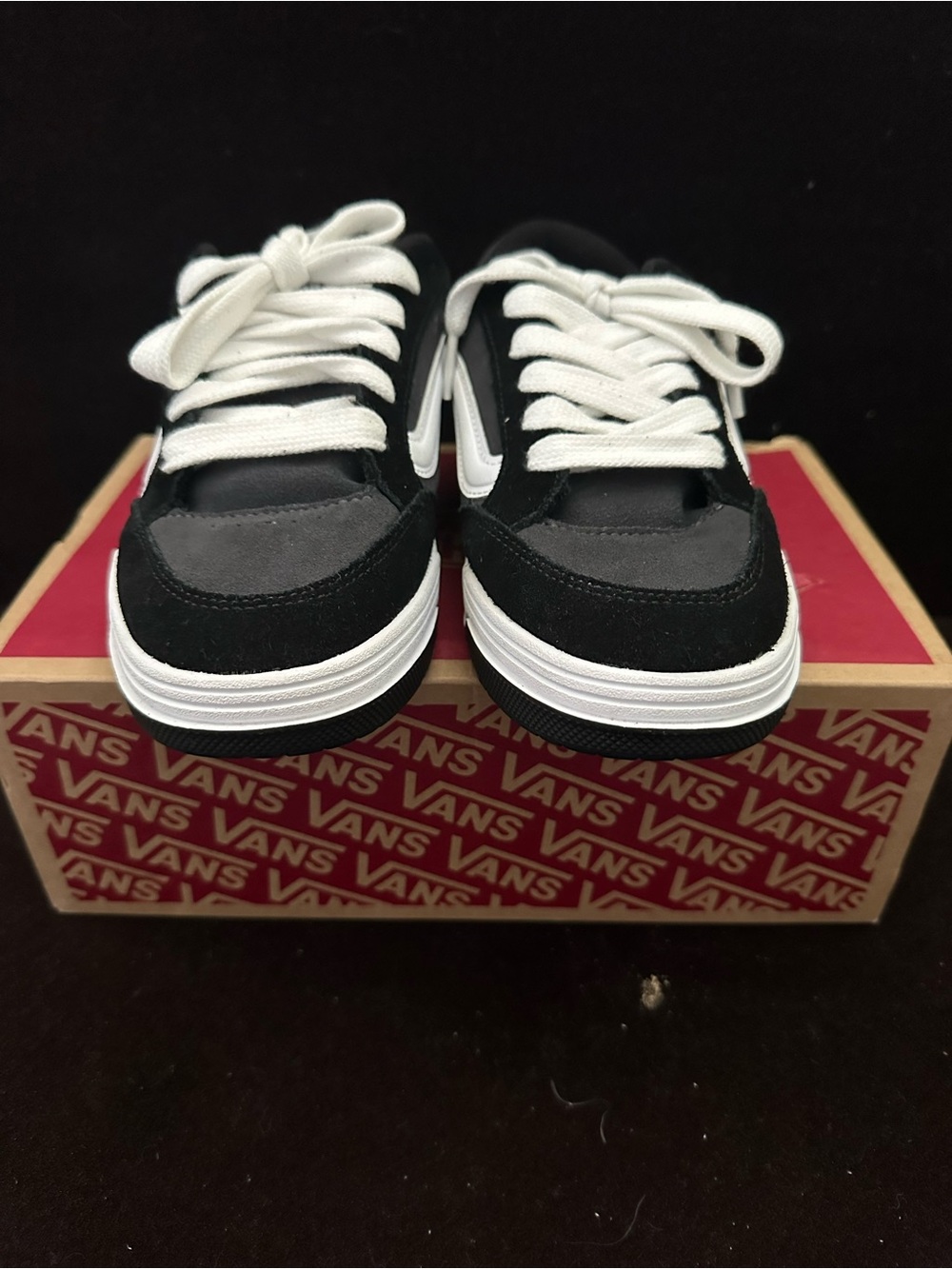 Vans Knu Skool Black/True White – Excellent Condition (With Original Box)